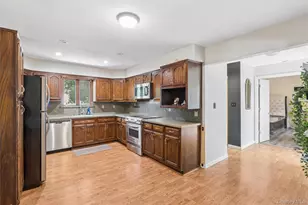 42 Lexington Ave, West Babylon, NY 11704 - Photo 4