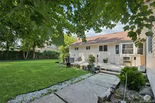 42 Lexington Ave, West Babylon, NY 11704 - Photo 20