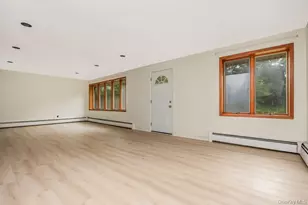 6 Village Dr, Jericho, NY 11753 - Photo 20