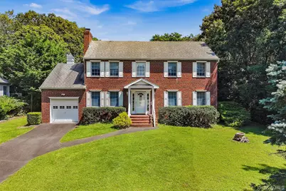 515 The Greenway, East Marion, NY 11939 - Photo 2