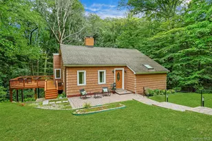 10 Highclere Ln, Valhalla, NY 10595 - Photo 2