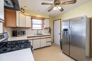 837 Edward St, Baldwin, NY 11510 - Photo 22