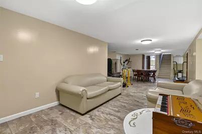 22 Penn Drive, Dix Hills, NY 11746 - Photo 8