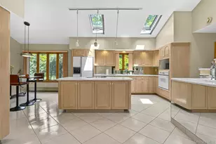 22 Penn Dr, Dix Hills, NY 11746 - Photo 36