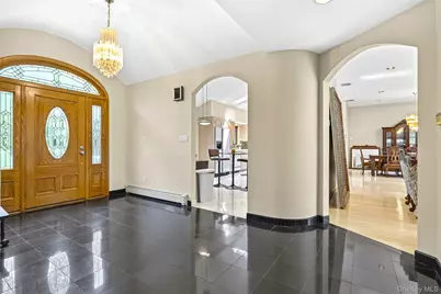 22 Penn Drive, Dix Hills, NY 11746 - Photo 4