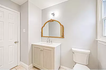 556 S Bayview Avenue, Freeport, NY 11520 - Photo 10