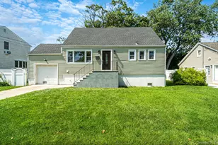 556 S Bayview Ave, Freeport, NY 11520 - Photo 2