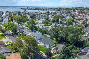 556 S Bayview Ave, Freeport, NY 11520 - Photo 26