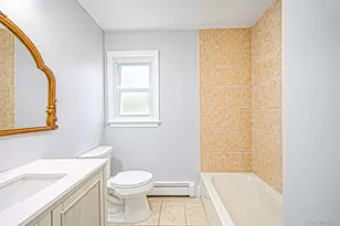 556 S Bayview Ave, Freeport, NY 11520 - Photo 8