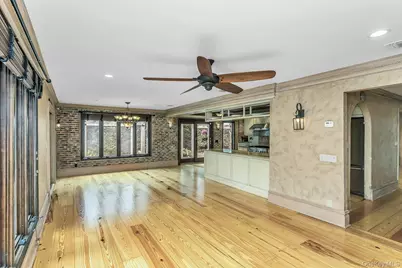 189 Lodge Avenue, Huntington Station, NY 11746 - Photo 12