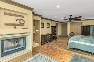 189 Lodge Ave, Huntington Station, NY 11746 - Photo 20