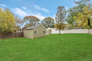 34 Ormond Ave, Selden, NY 11784 - Photo 24