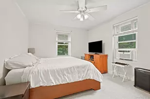 910 Stuart Ave, Mamaroneck, NY 10543 - Photo 12