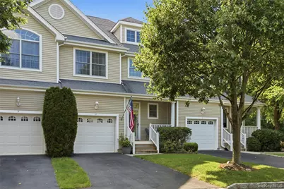 2 Emilys Way, East Setauket, NY 11733 - Photo 2