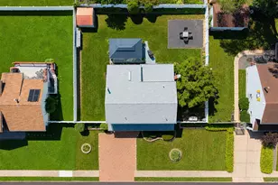 164 Bark Ave, Central Islip, NY 11722 - Photo 4