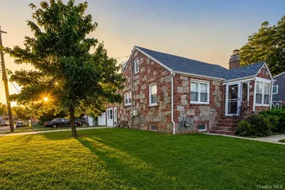 4 Brown Street, West Babylon, NY 11704 - Photo 2