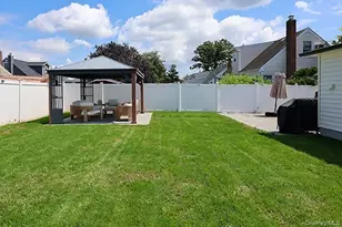 269 N Suffolk Ave, Massapequa, NY 11758 - Photo 30