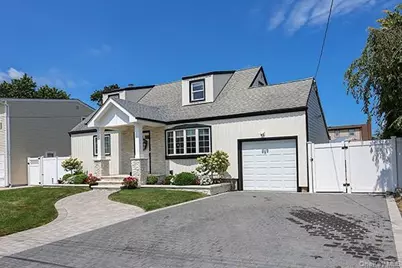269 N Suffolk Avenue, Massapequa, NY 11758 - Photo 32