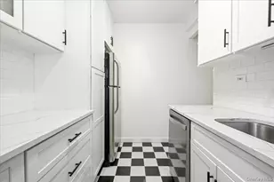 67-38 108th St, Forest Hills, NY 11375 - Photo 14