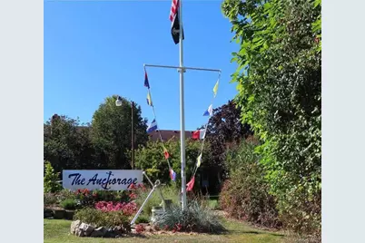 463 Mariners Way, Copiague, NY 11726 - Photo 2