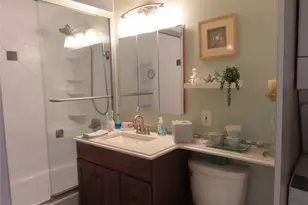 463 Mariners Way, Copiague, NY 11726 - Photo 38