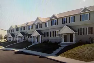 75 Hudson Cir, Marlboro, NY 12542 - Photo 2