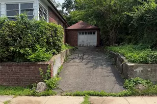 56 Hunt Ave, Yonkers, NY 10710 - Photo 2
