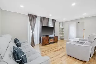 95 Colonial Dr, Massapequa, NY 11758 - Photo 8