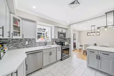 95 Colonial Drive, Massapequa, NY 11758 - Photo 14
