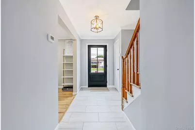 95 Colonial Drive, Massapequa, NY 11758 - Photo 4