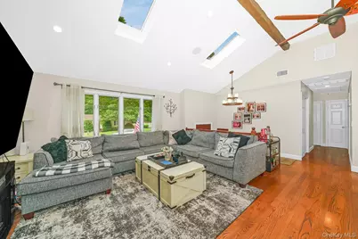 341 Avenue B, Ronkonkoma, NY 11779 - Photo 18