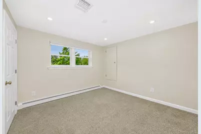 341 Avenue B, Ronkonkoma, NY 11779 - Photo 32