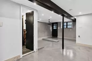 25-47 71st St, East Elmhurst, NY 11370 - Photo 18