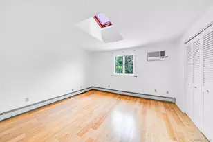 201 Acre Ln, Hicksville, NY 11801 - Photo 14