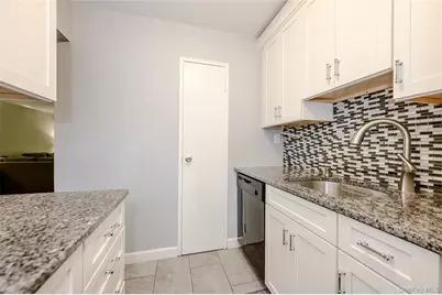 718 Towne House Village, Islandia, NY 11749 - Photo 8