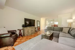 718 Towne House Village, Islandia, NY 11749 - Photo 4