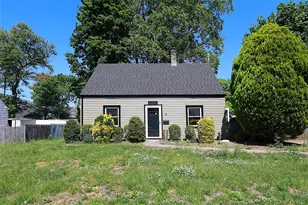 12 Garland, Westbury, NY 11590 - Photo 2