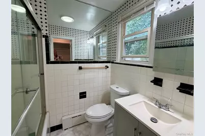 100 Earle Avenue #1, Lynbrook, NY 11563 - Photo 10
