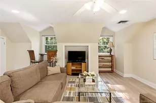 31 Crosby Pl, Cold Spring Harbor, NY 11724 - Photo 30