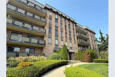 175 Maple Avenue #4H, Westbury, NY 11590 - Photo 2