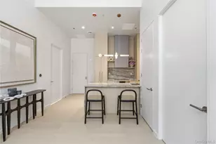 25-08 43rd Ave, Long Island City, NY 11101 - Photo 4