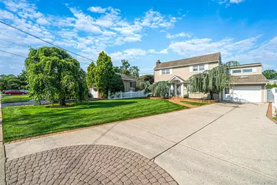 752 Oakfield Avenue, Bellmore, NY 11710 - Photo 2