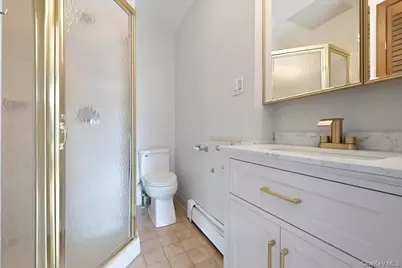 100 Spruce Street, West Hempstead, NY 11552 - Photo 8