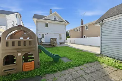 100 Spruce Street, West Hempstead, NY 11552 - Photo 24