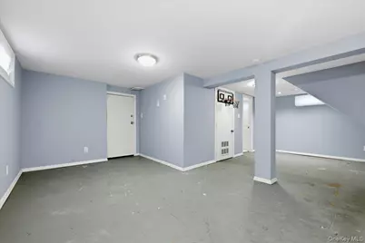 100 Spruce Street, West Hempstead, NY 11552 - Photo 20