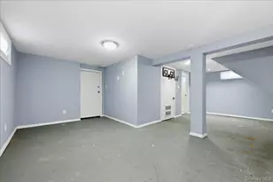 100 Spruce St, West Hempstead, NY 11552 - Photo 20