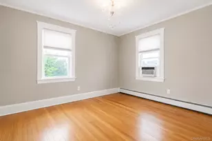 100 Spruce St, West Hempstead, NY 11552 - Photo 16