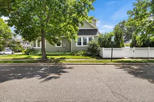 126 Rutland Ave, Rockville Centre, NY 11570 - Photo 2