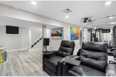126 Rutland Avenue, Rockville Centre, NY 11570 - Photo 22