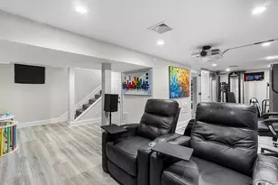 126 Rutland Ave, Rockville Centre, NY 11570 - Photo 22